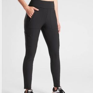 *SOLD* Athleta Headlands Hybrid Cargo Tight